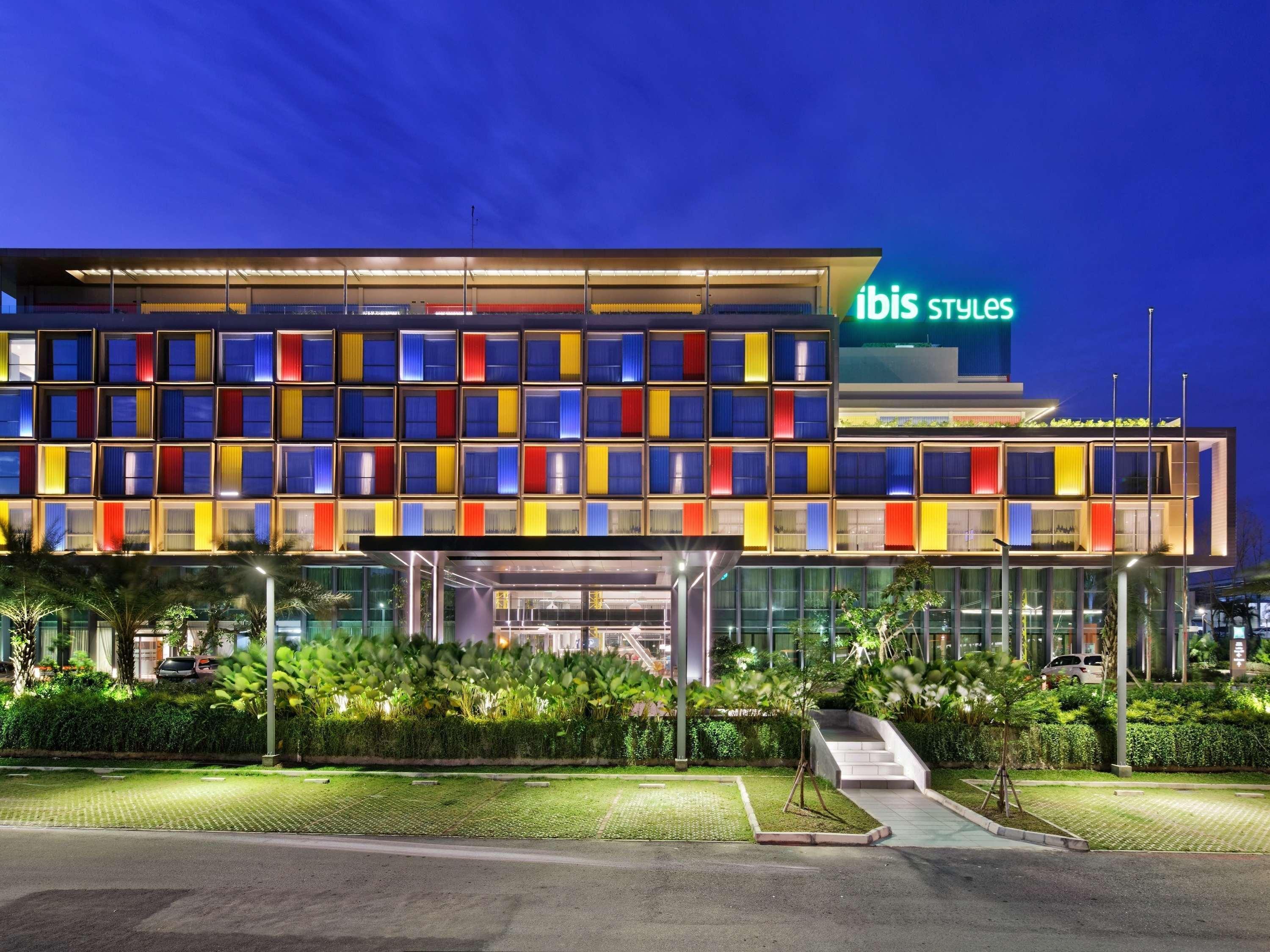Ibis Styles Batam Nagoya Hotel Exterior foto