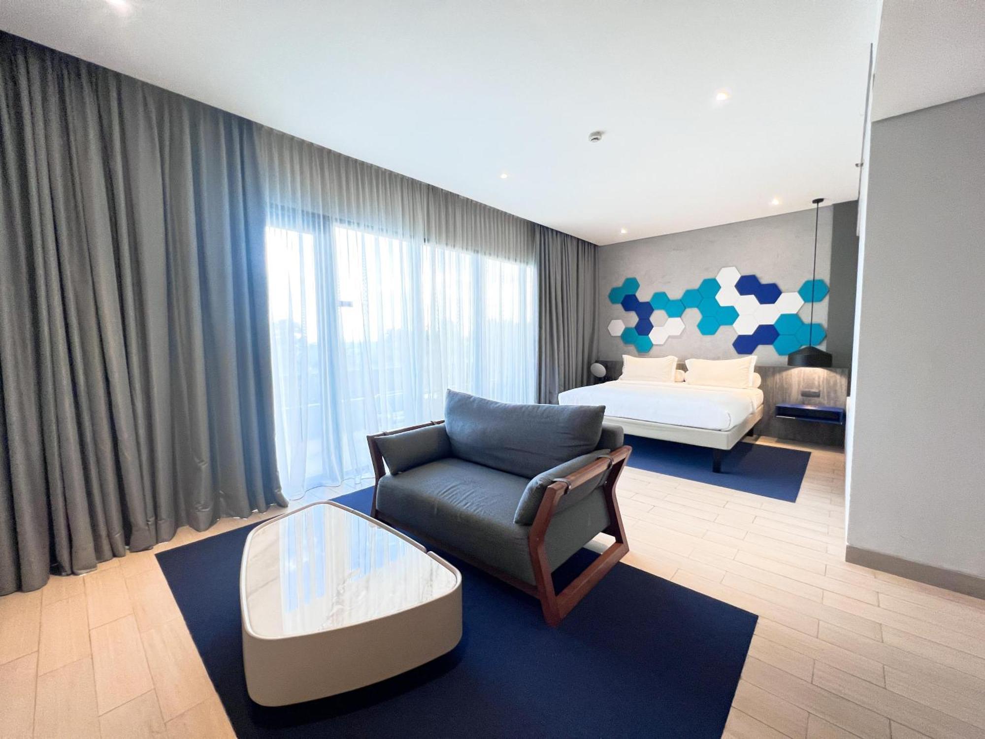 Ibis Styles Batam Nagoya Hotel Exterior foto